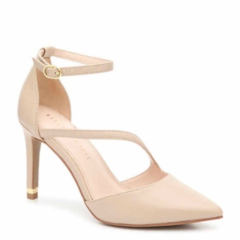 Kelly & Katie-Sevama Pump size 10